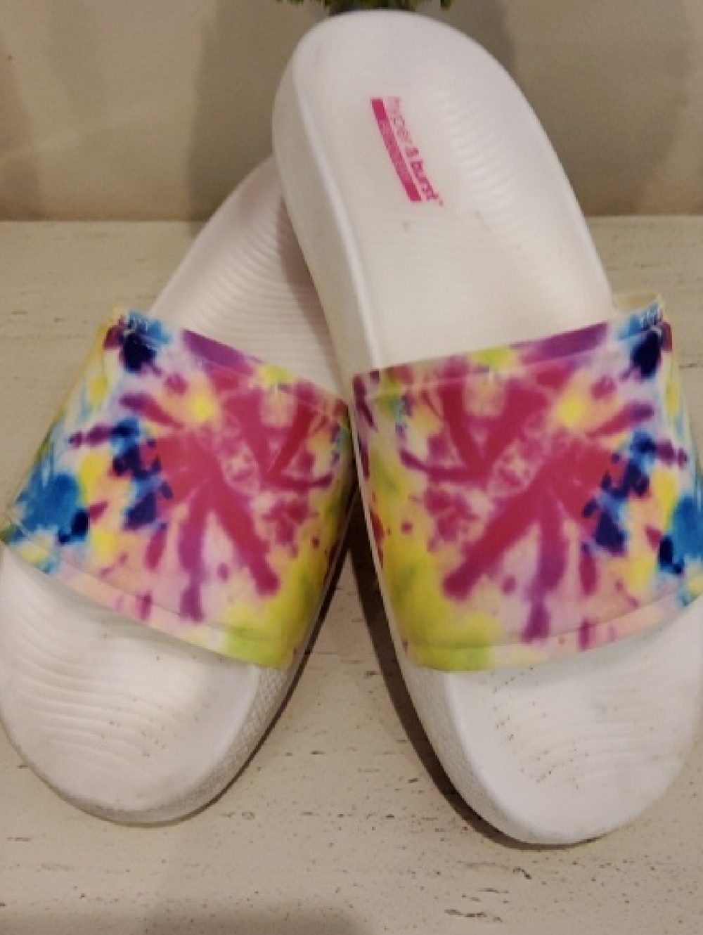 Pre-loved Skechers Hyper & Slide Recovery White & Tie Dye Slide Sandals